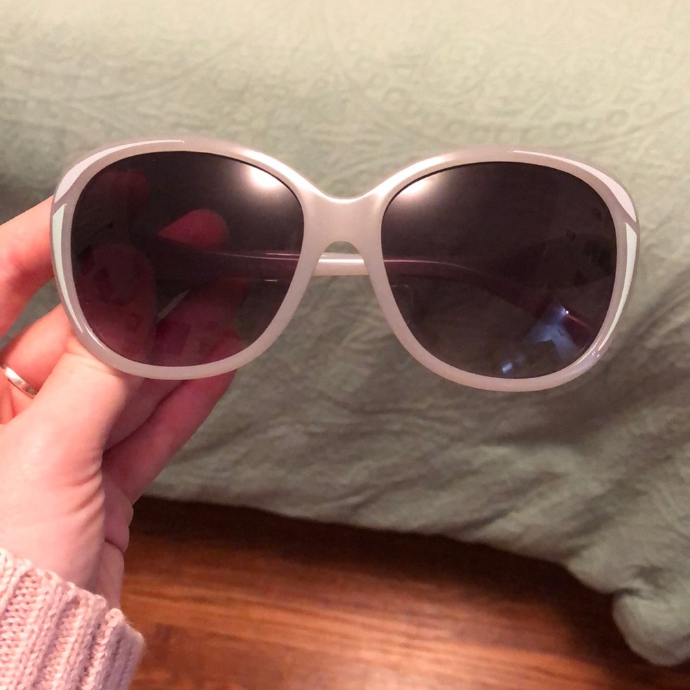 Elle sunglasses